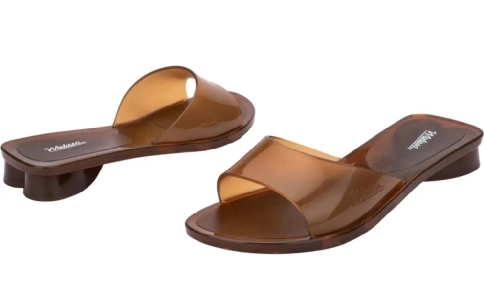 Jelly sandals with a grown-up vibe